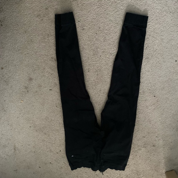 Beautiful black Hollister jogger pants. - Picture 4 of 5